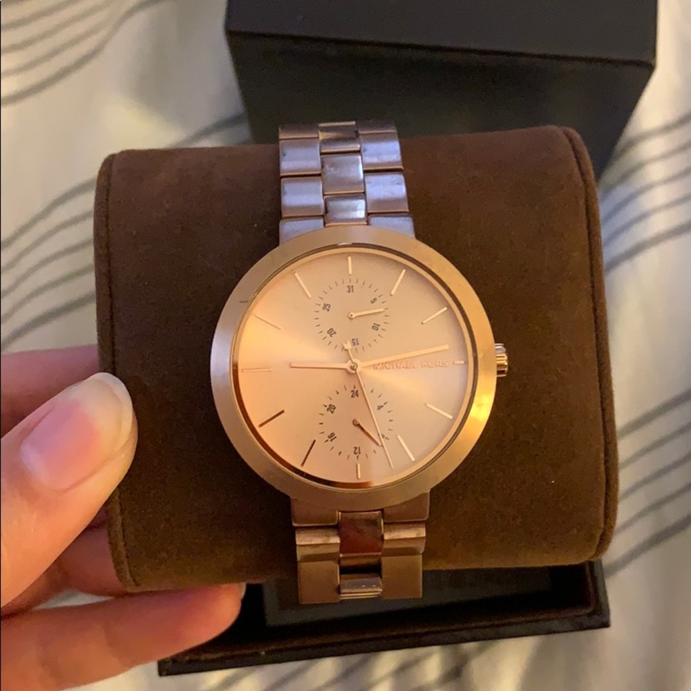 Michael Khors rose gold watch